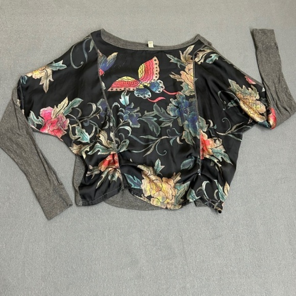 Tiny Mixed Media Top Womens XS Grey Floral Butterfly Dolman Sleeve Excellent